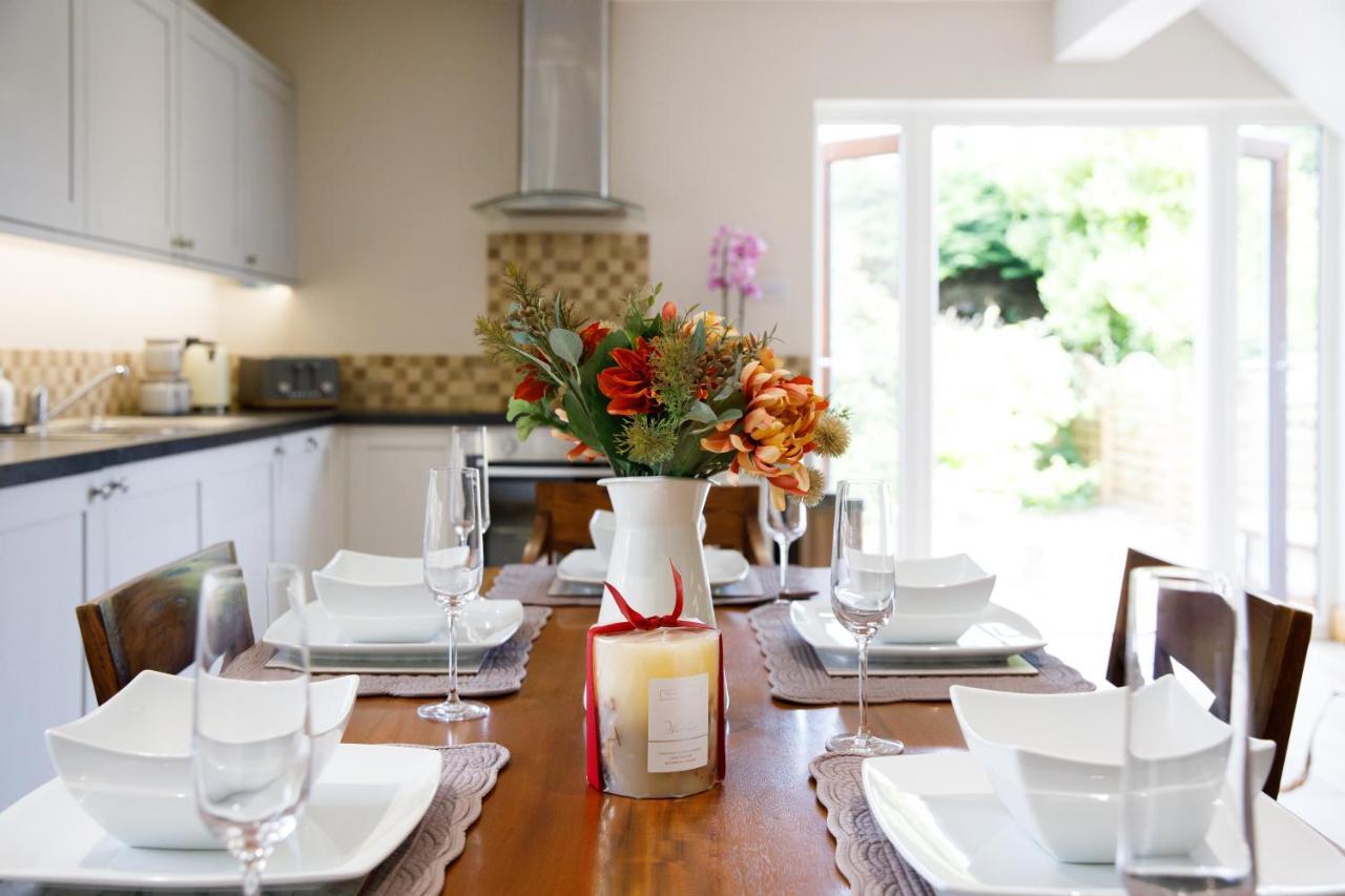 Orchard Croft Lodge: Spacious Family Retreat Near Wittering Beach Chichester Exterior photo