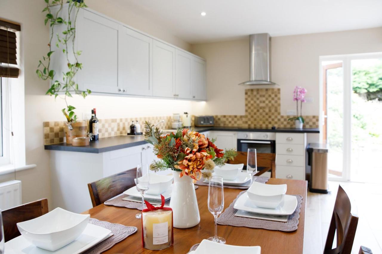 Orchard Croft Lodge: Spacious Family Retreat Near Wittering Beach Chichester Exterior photo
